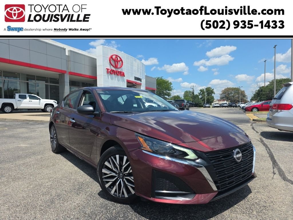 Used 2025  Nissan 2.5 SV image 1