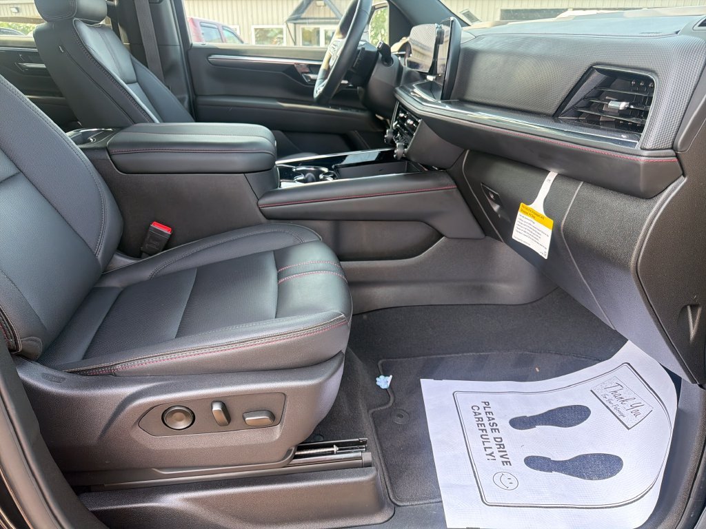 2026 Chevrolet Suburban RST - Photo 30
