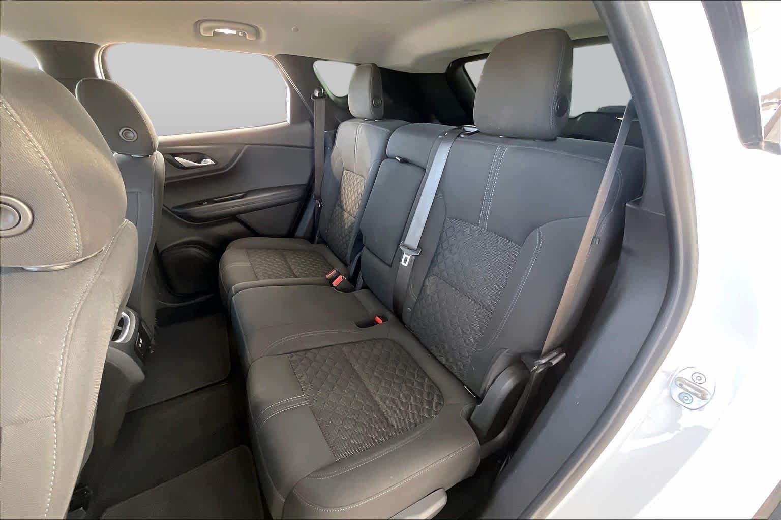 Used 2021 SUMMIT WHITE Chevrolet LT image 19
