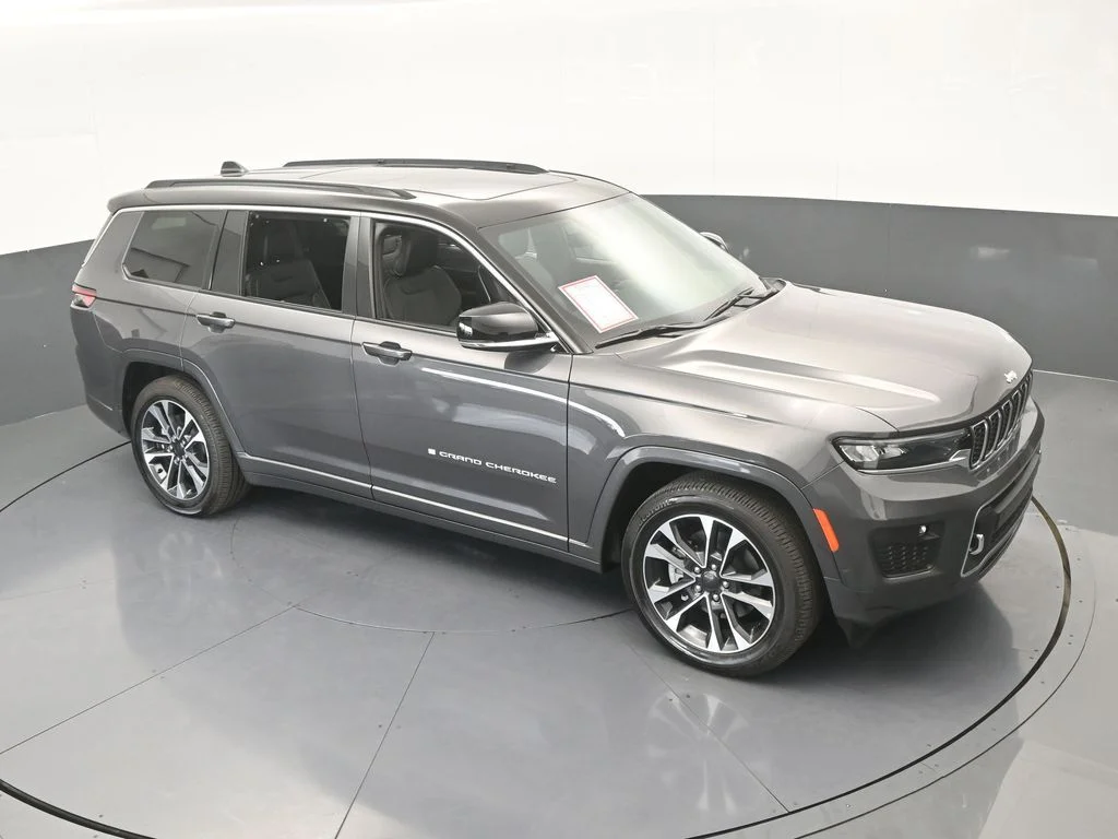 Used 2024 Baltic Gray Metallic Clearcoat Jeep Overland image 58