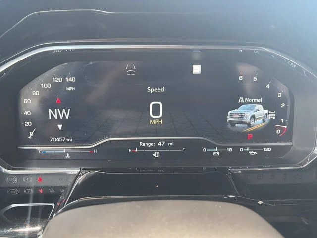 Used 2022 Silver GMC SLT image 25