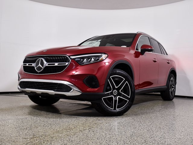 New 2026 MANUFAKTUR Patagonia Red Metallic Mercedes-Benz GLC 300 image 40
