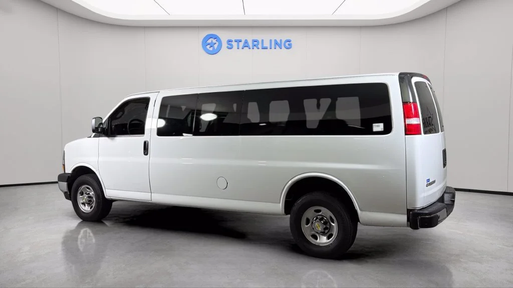 Used 2024 Summit White Chevrolet 1LT image 4