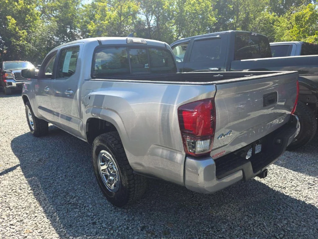 Used 2018 Silver Toyota SR image 3