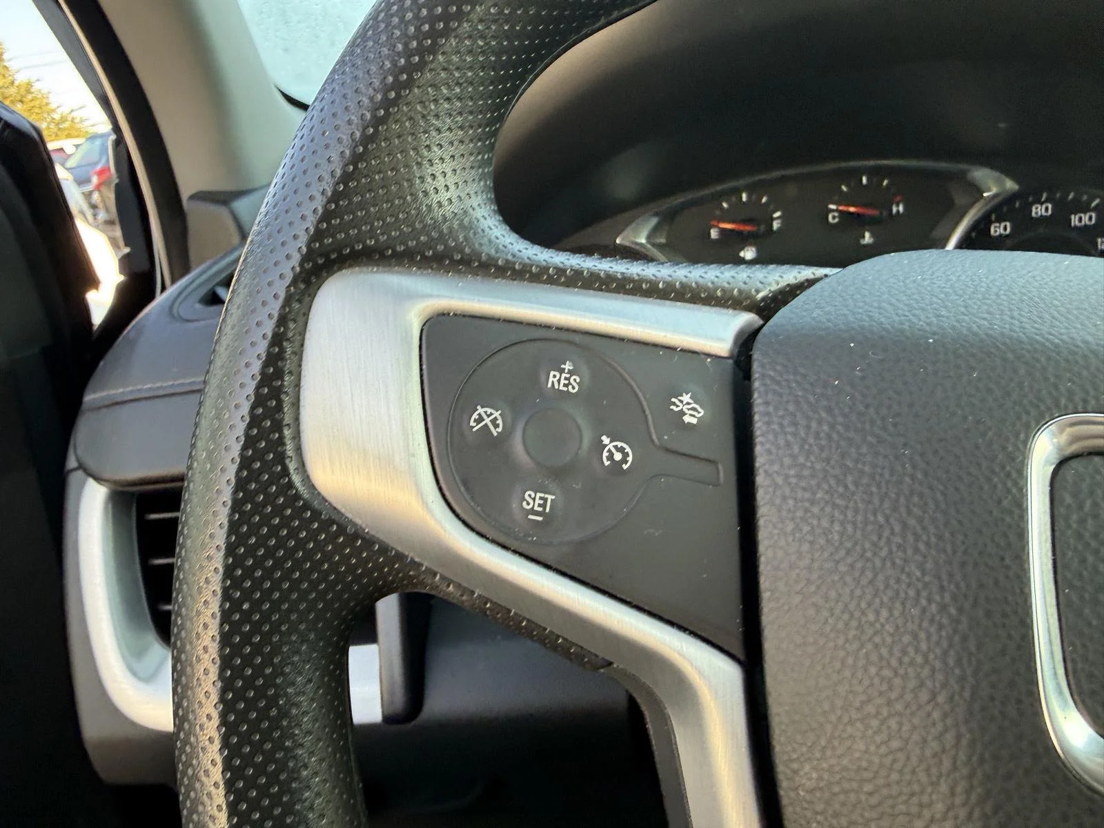 Used 2023 EBONY TWILIGHT METALLIC GMC SLE image 14