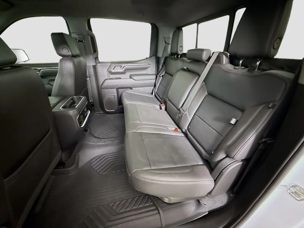 Used 2022 White Chevrolet LTZ image 24