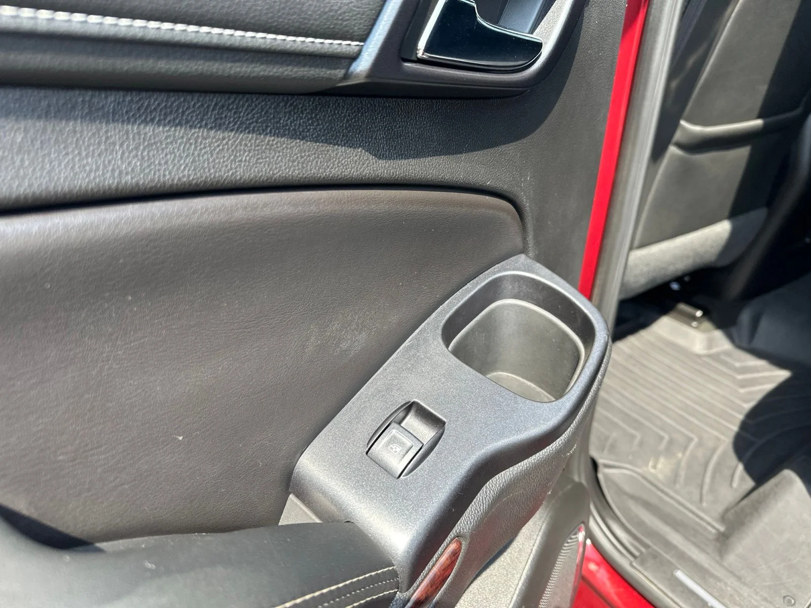 Used 2018 Red GMC SLT image 29