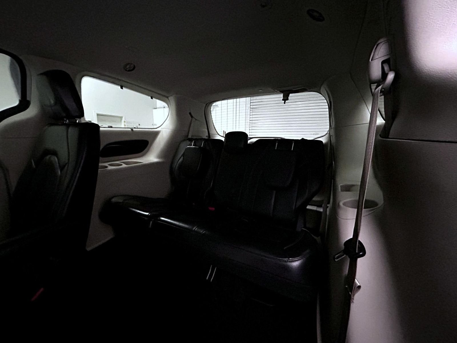 Used 2022 White Chrysler Touring L image 18