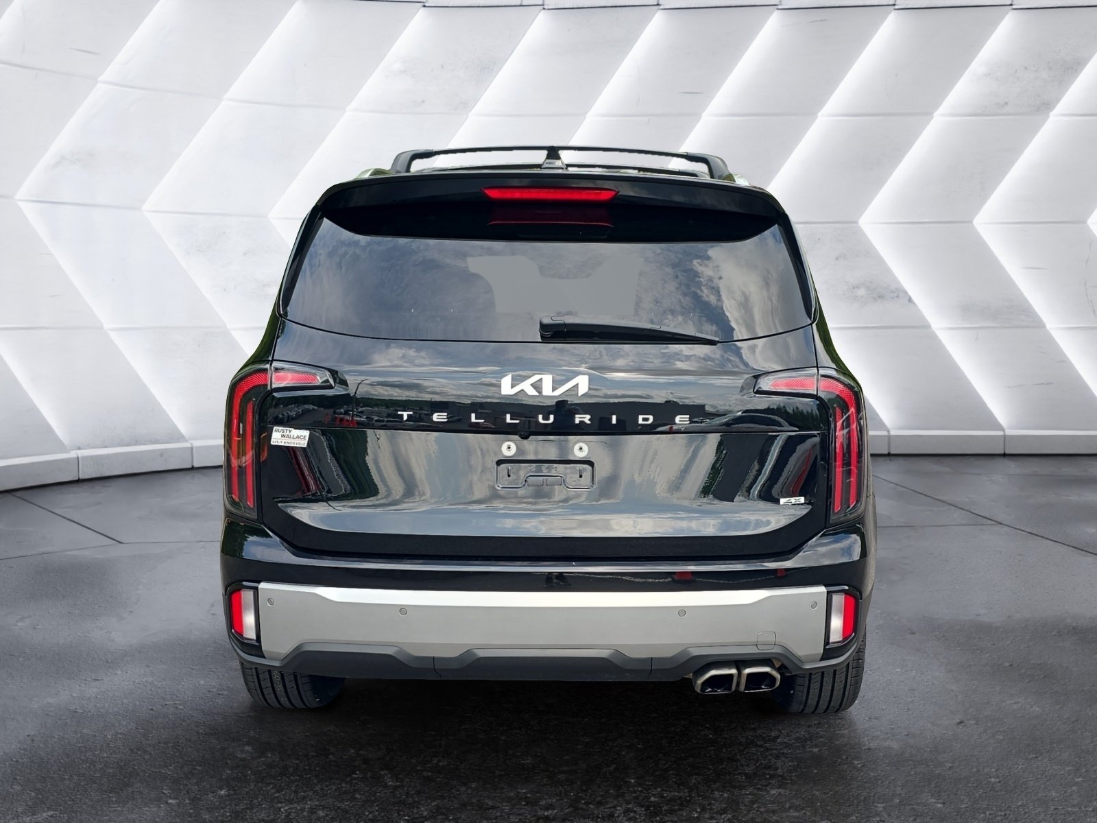 Used 2023 Black Kia EX image 4