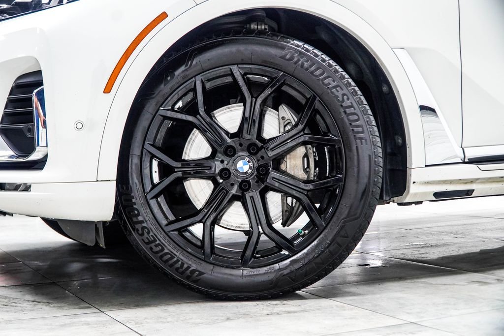 Used 2019 White BMW xDrive40i image 7