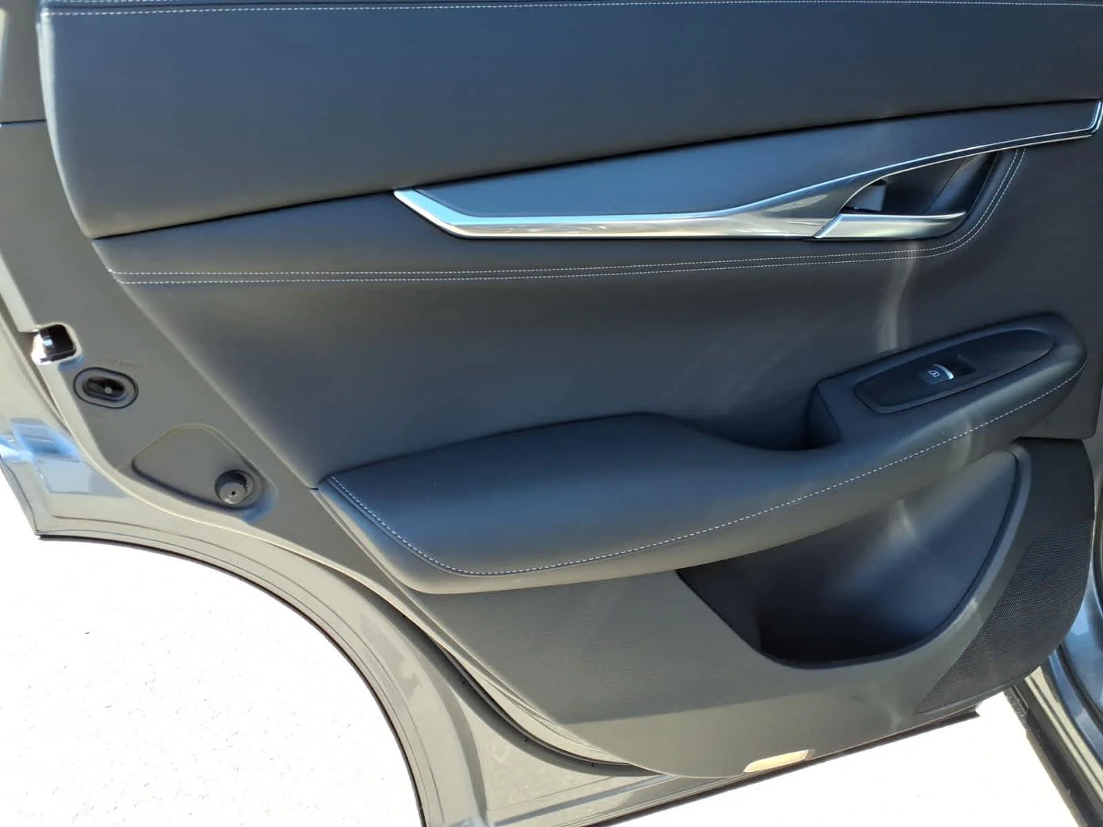Certified Used 2024 Graphite Shadow INFINITI LUXE image 12