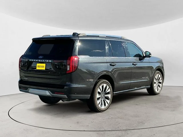 Used 2025 Gray Metallic Ford Platinum image 5