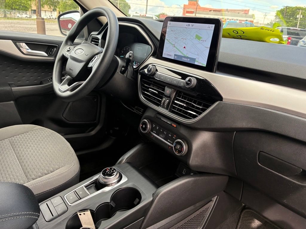 Used 2020  Ford SE image 41
