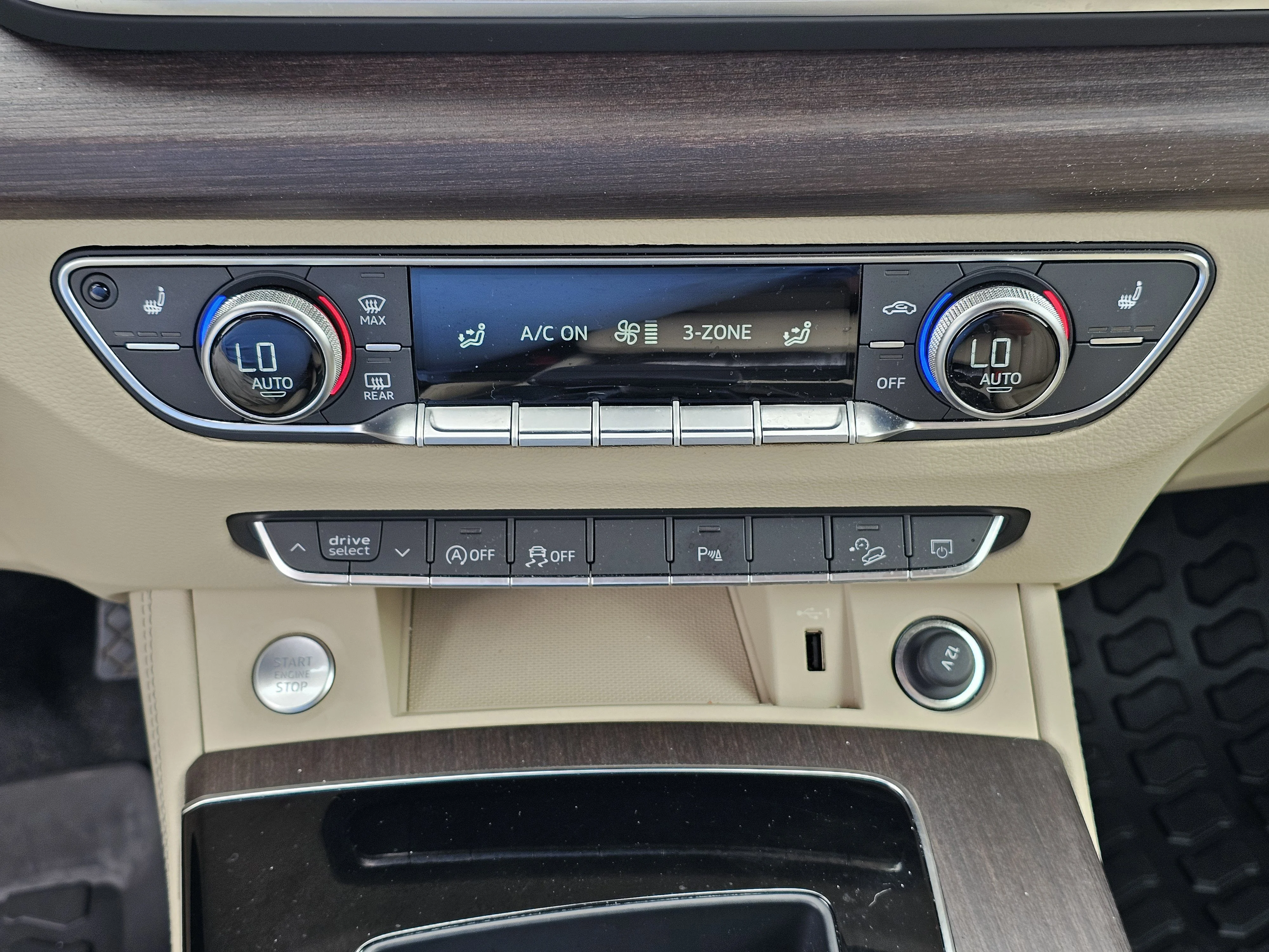 Used 2025 Daytona Gray Pearl Effect Audi S line Premium Plus image 28