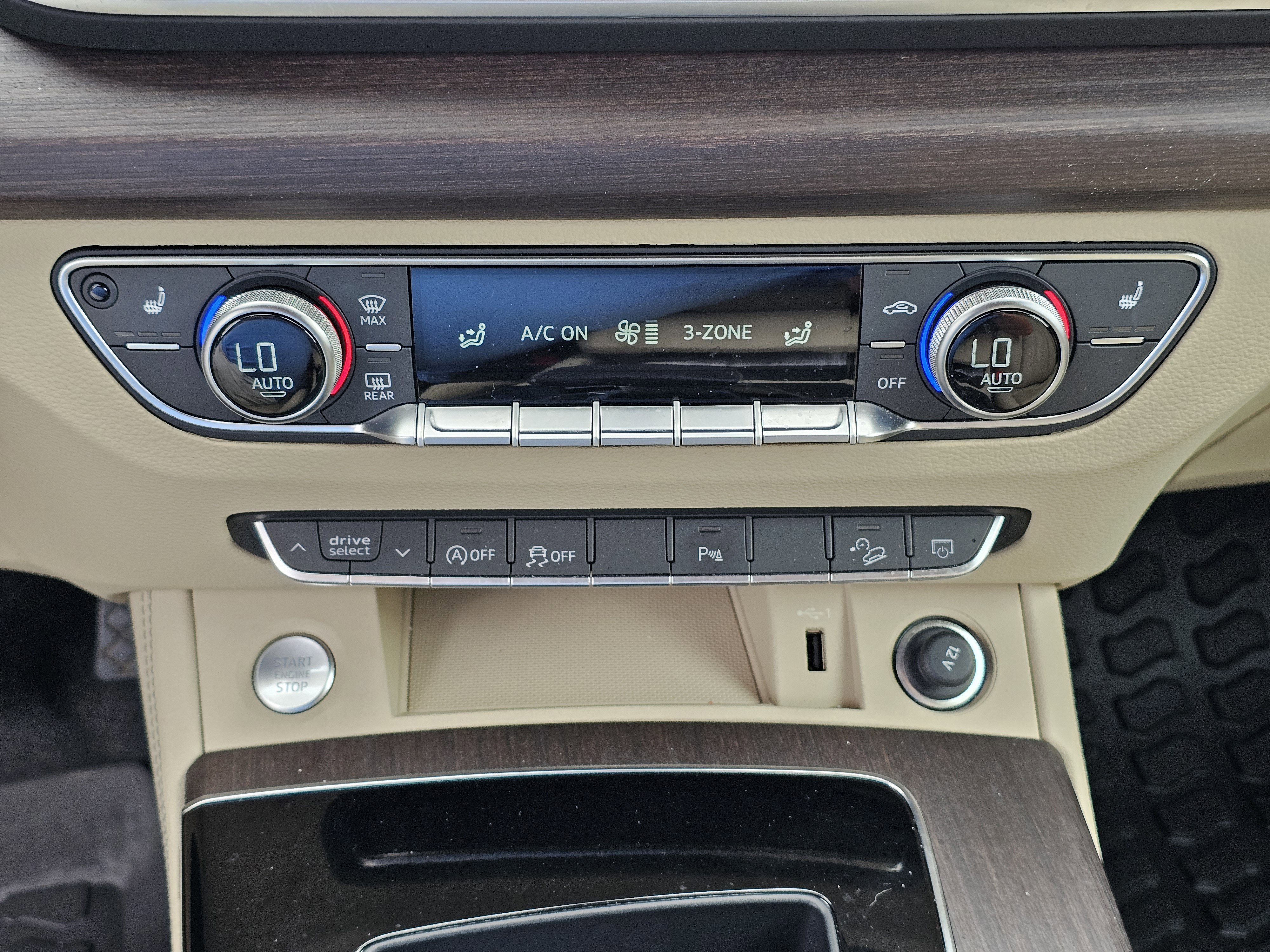 Used 2025 Daytona Gray Pearl Effect Audi S line Premium Plus image 28