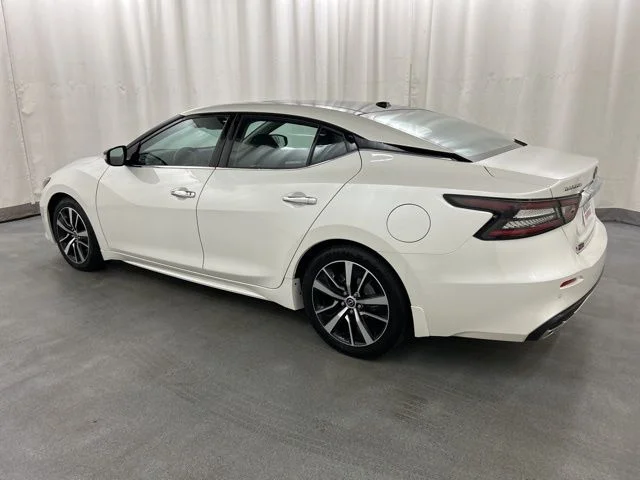 Used 2023  Nissan 3.5 SL image 3
