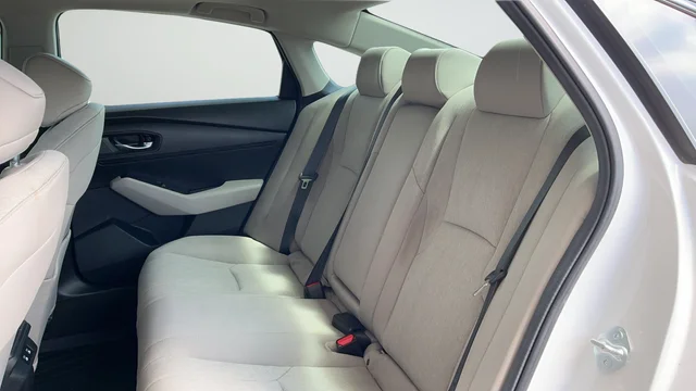 Certified Used 2025 Platinum White Pearl Honda SE image 20