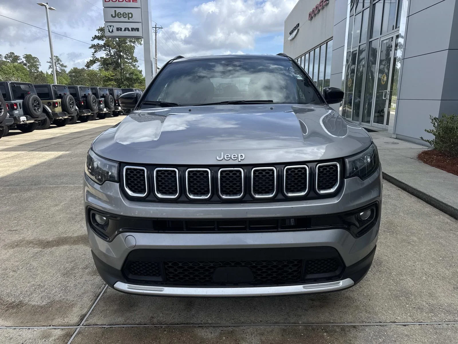 Used 2023 Silver Jeep Limited 4x4 image 2