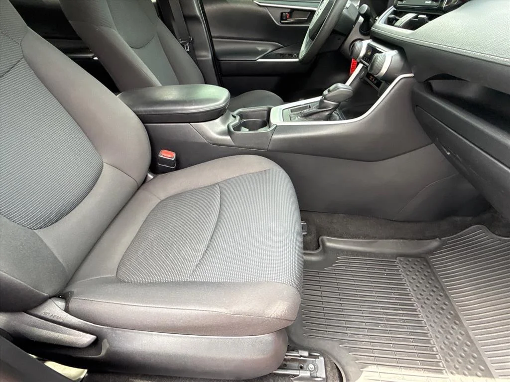 Certified Used 2021 Pearl Toyota LE image 10