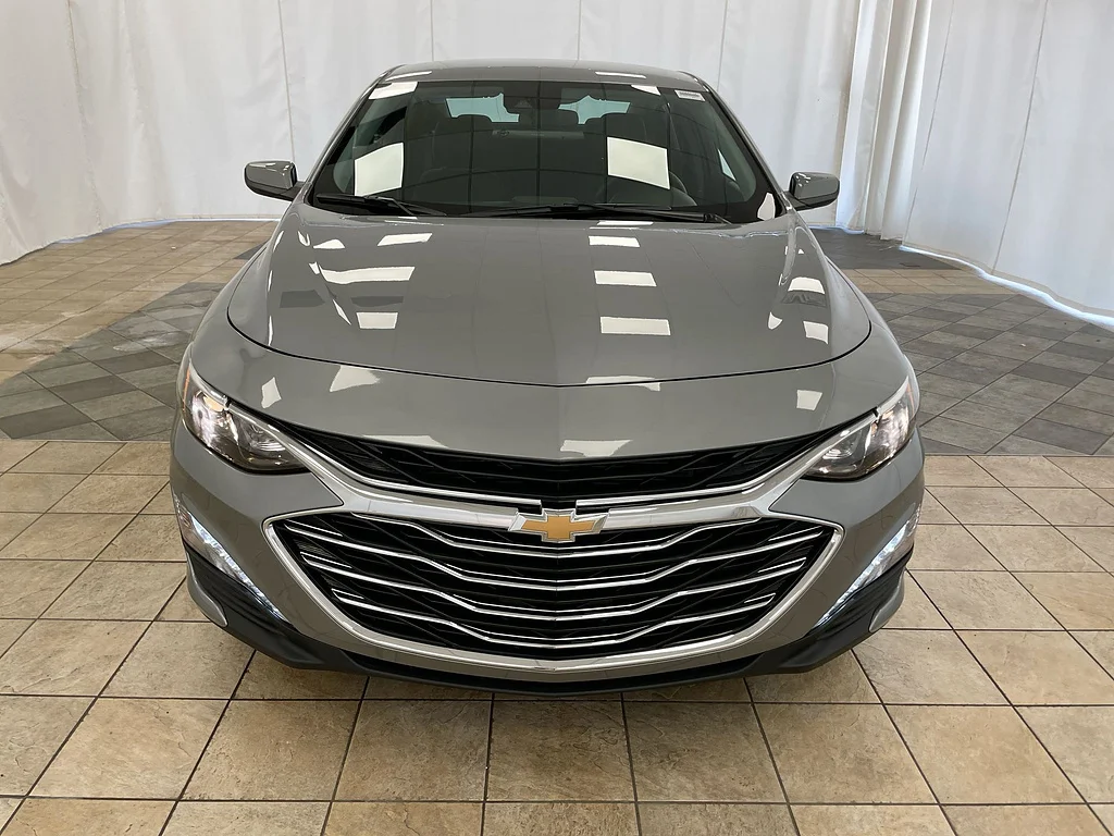 Used 2024 GRAY Chevrolet LT image 30