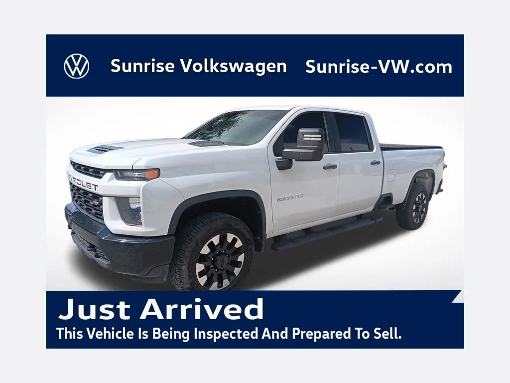 Used 2020 Summit White Chevrolet Custom image 1