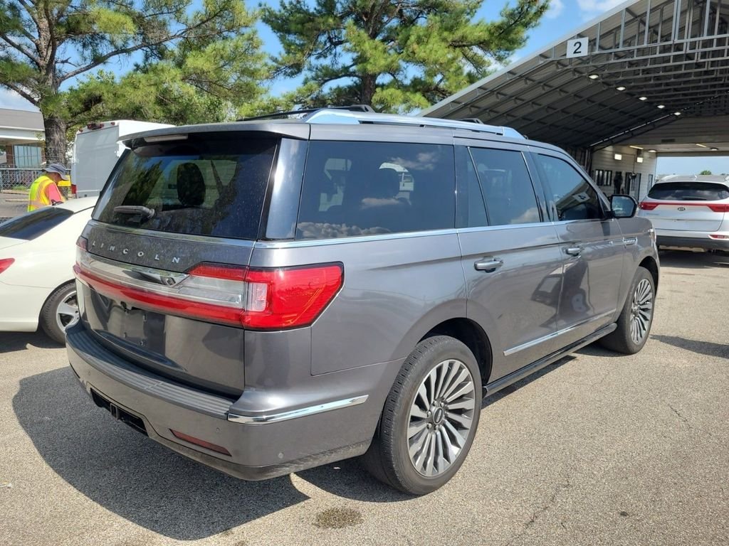 Used 2021 Gray Lincoln Reserve image 3