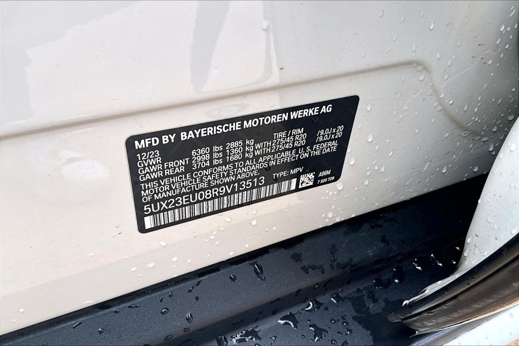 Used 2024 White BMW xDrive40i image 32