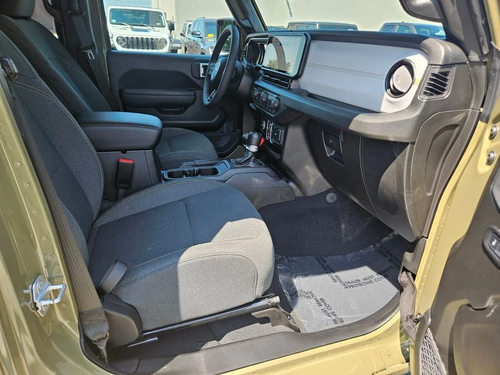 Used 2026 Green Jeep Sport S image 11