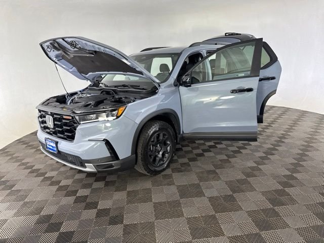 Used 2024 Gray Honda TrailSport image 13
