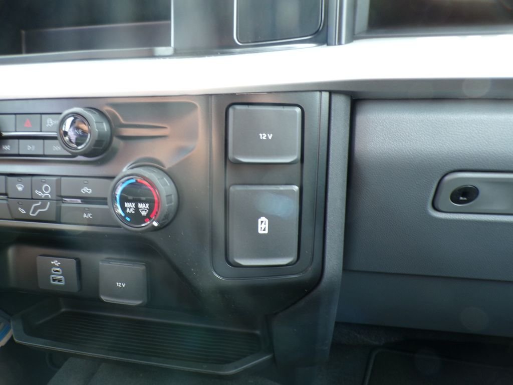 New 2026 Oxford White Ford F-250® XL image 25
