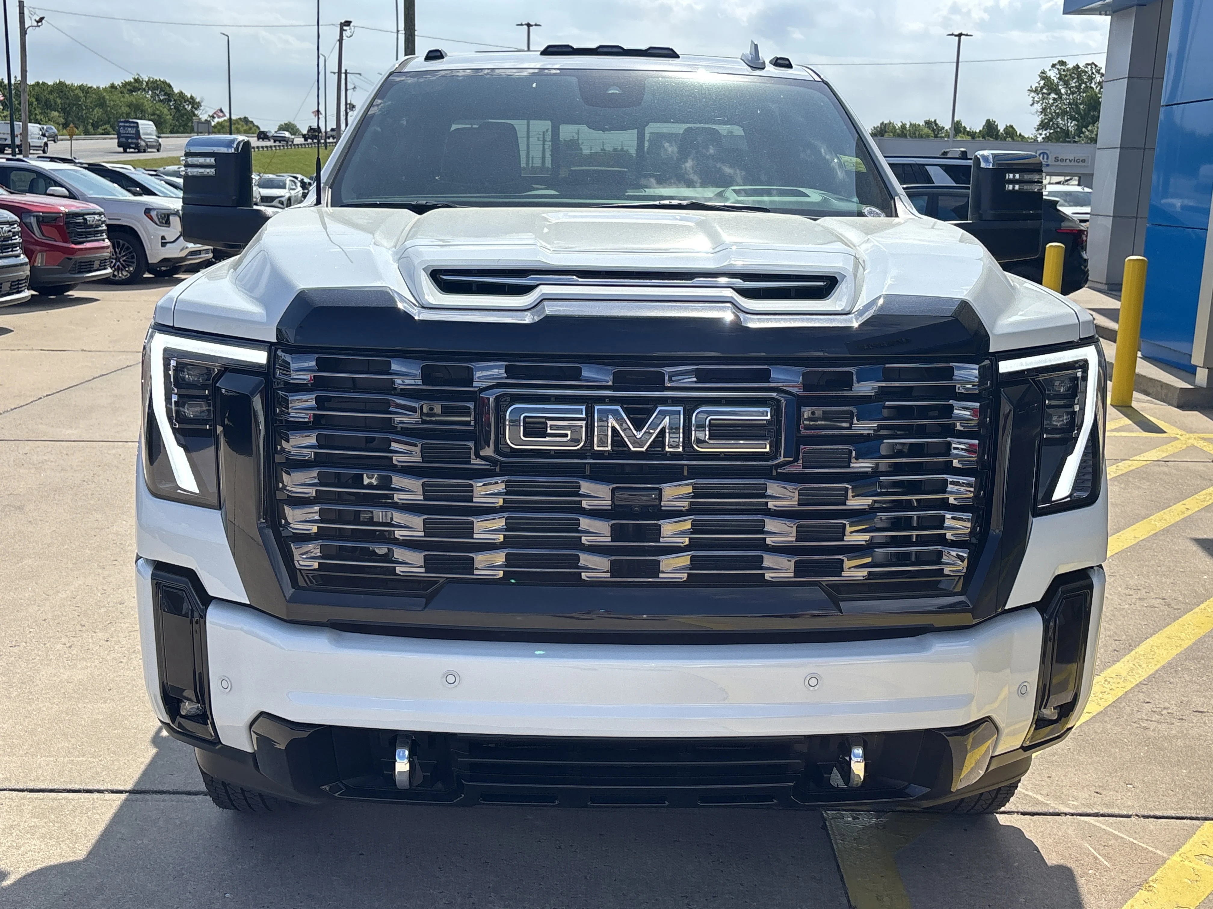 2026 GMC Sierra 3500HD Denali Ultimate - Photo 11