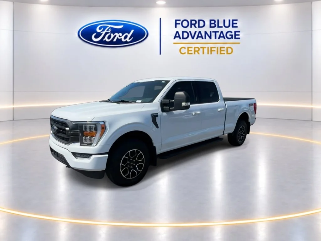 Certified Used 2023 Oxford White Ford XLT image 4