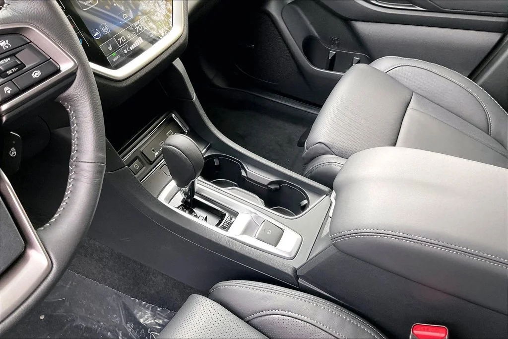 New 2027 MAGNETITE GRAY METALLIC Subaru Limited 7-Passenger image 9