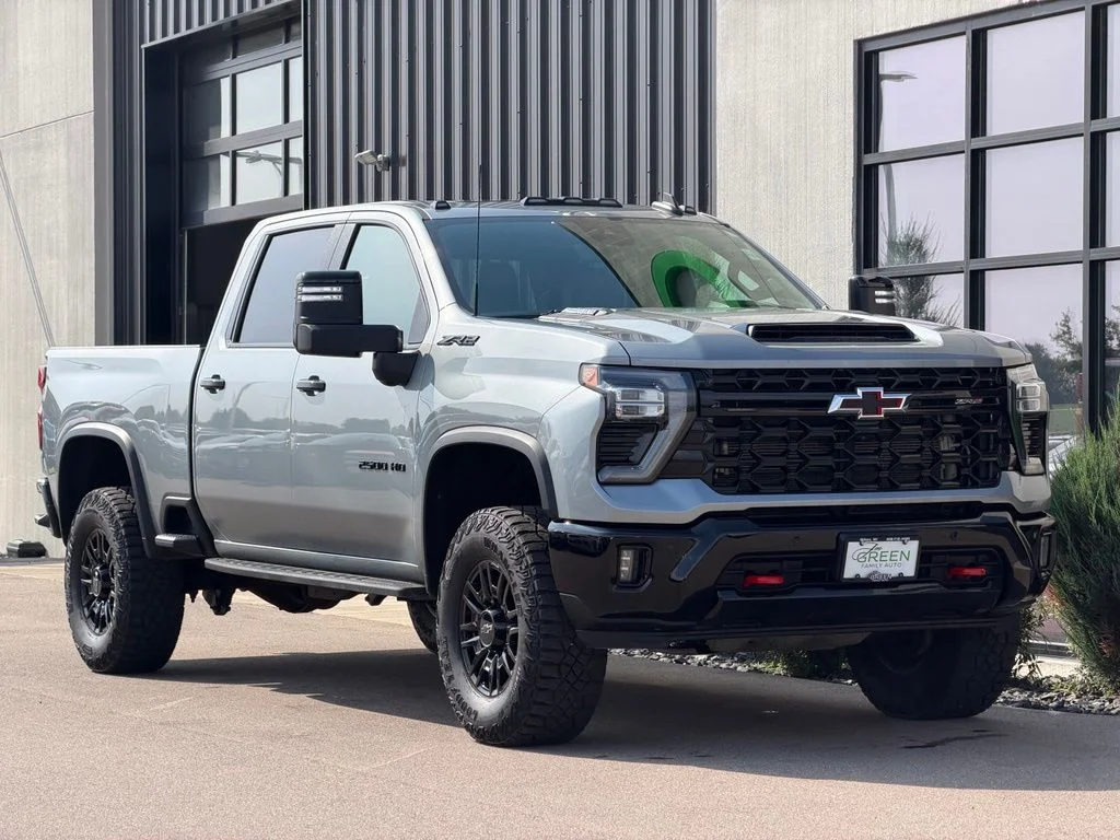 Used 2025 Gray Chevrolet ZR2 image 4
