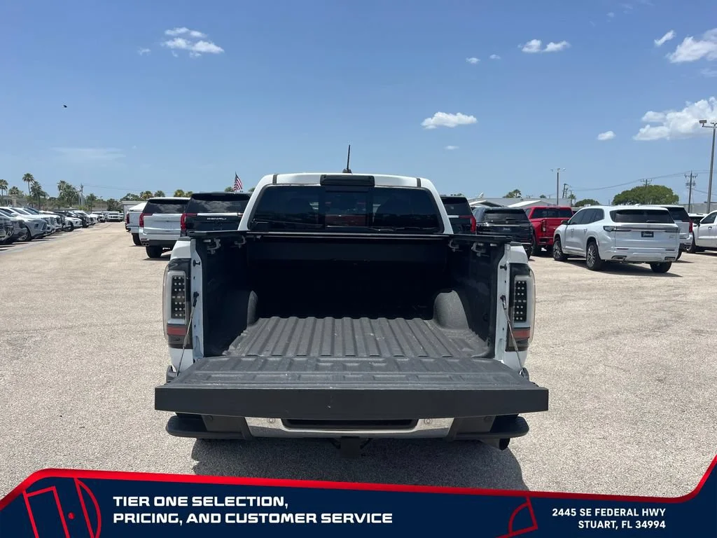 Used 2019 SUMMIT WHITE GMC 4WD SLT image 16