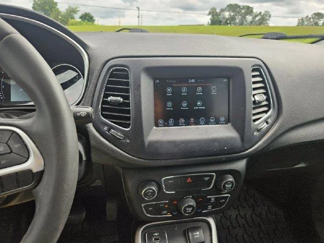 Used 2021 Blue Jeep Latitude image 16