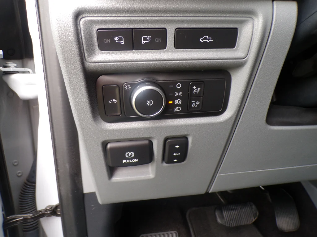 Used 2021 Space White Metallic Ford LARIAT image 17
