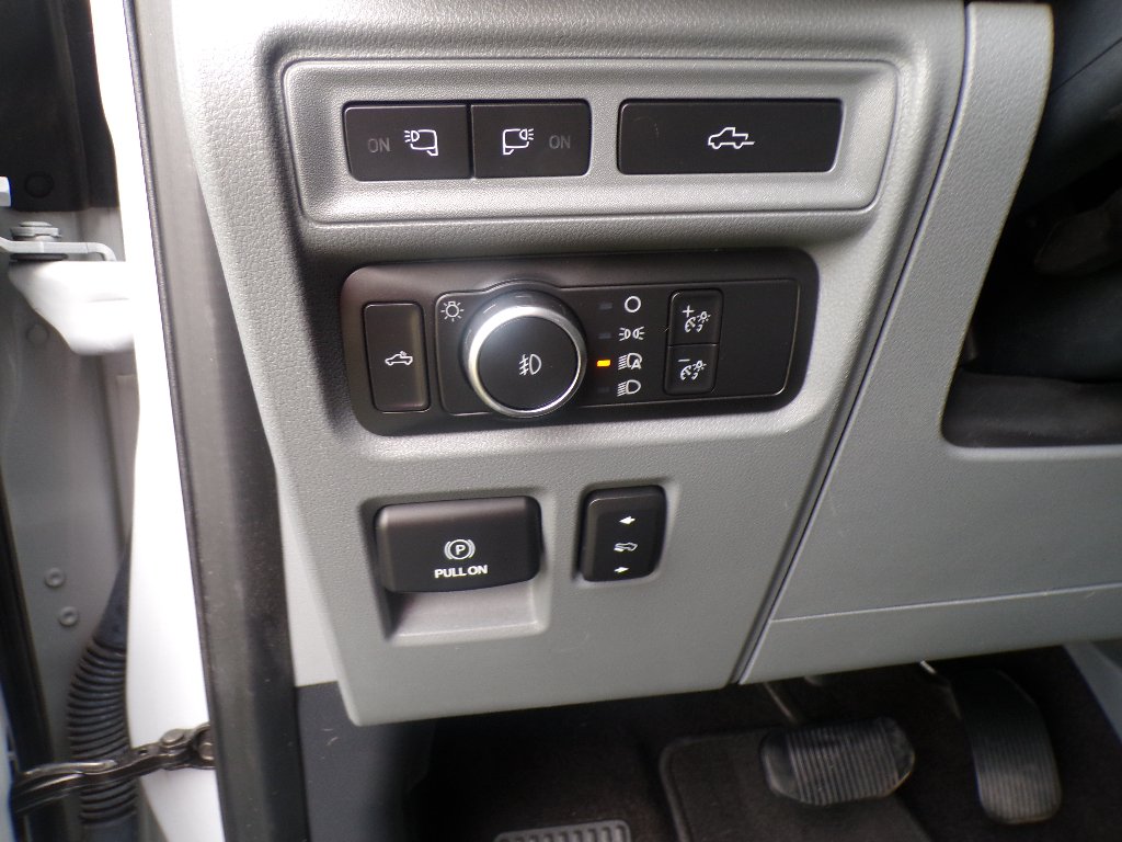 Used 2021 Space White Metallic Ford LARIAT image 25