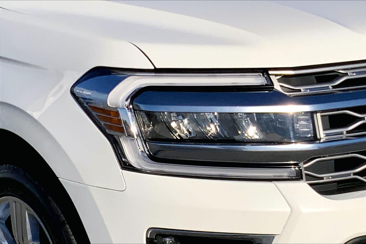 Used 2022 Star White Metallic Tri-Coat Ford Platinum image 24