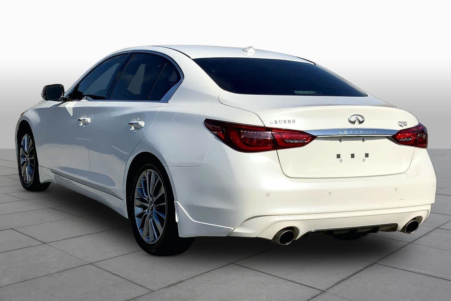 Used 2023 Majestic White INFINITI LUXE image 12