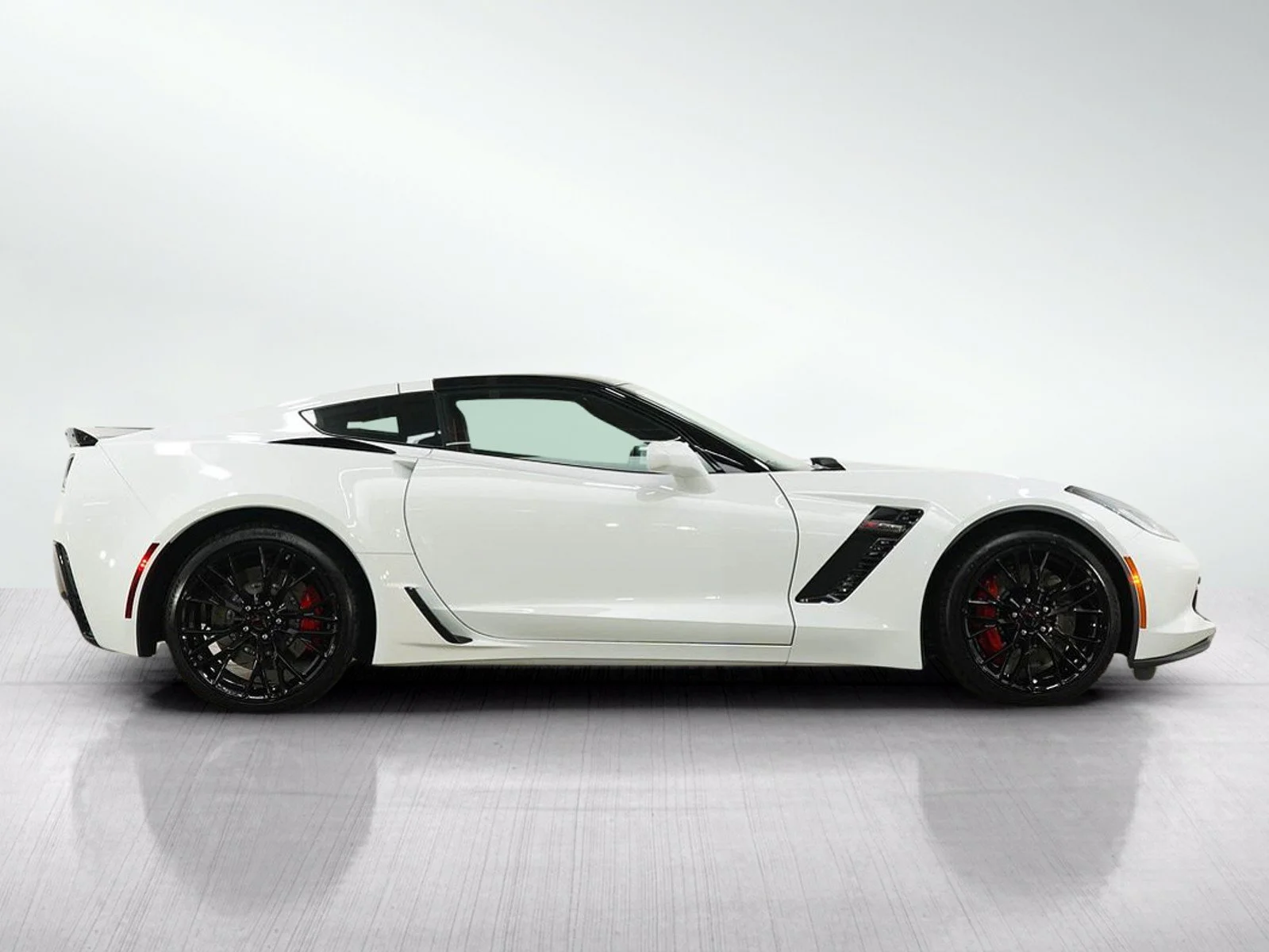 Used 2016 Arctic White Chevrolet Z06 image 7