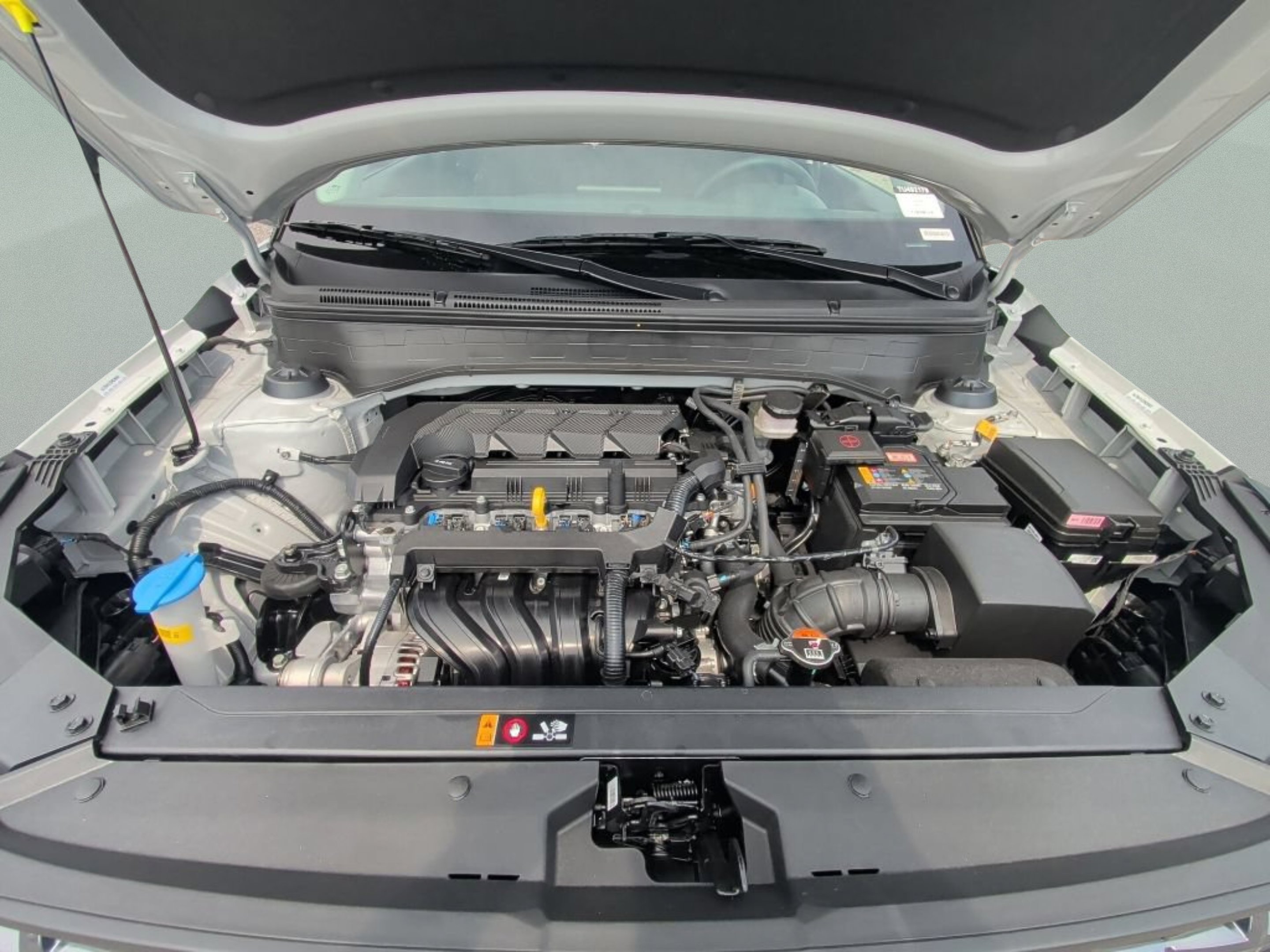 New 2026 Shimmering Silver Hyundai SEL image 11