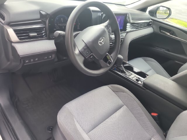 Used 2025 White Toyota LE image 16