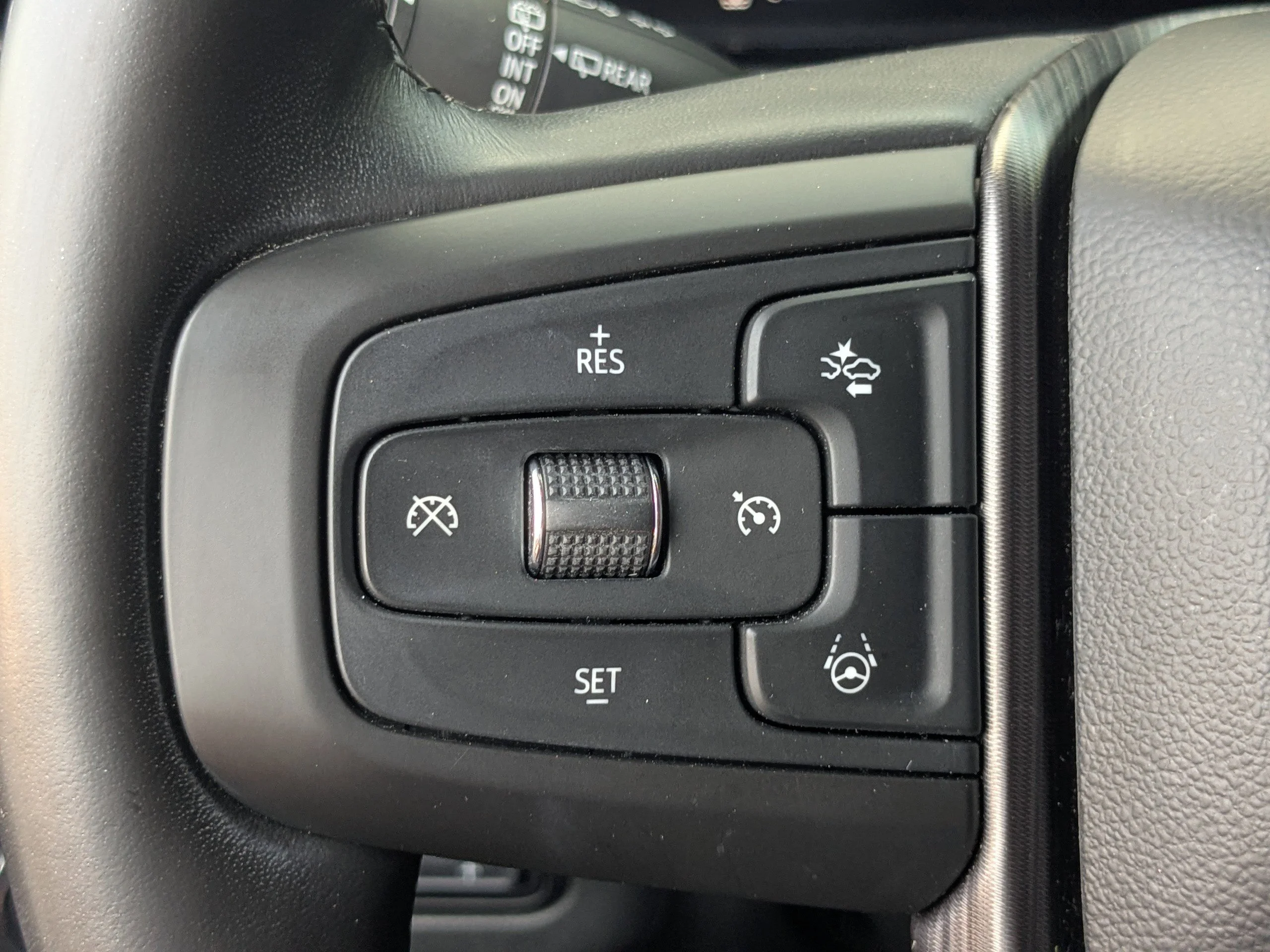 Used 2023 Onyx Black GMC Denali Ultimate image 28