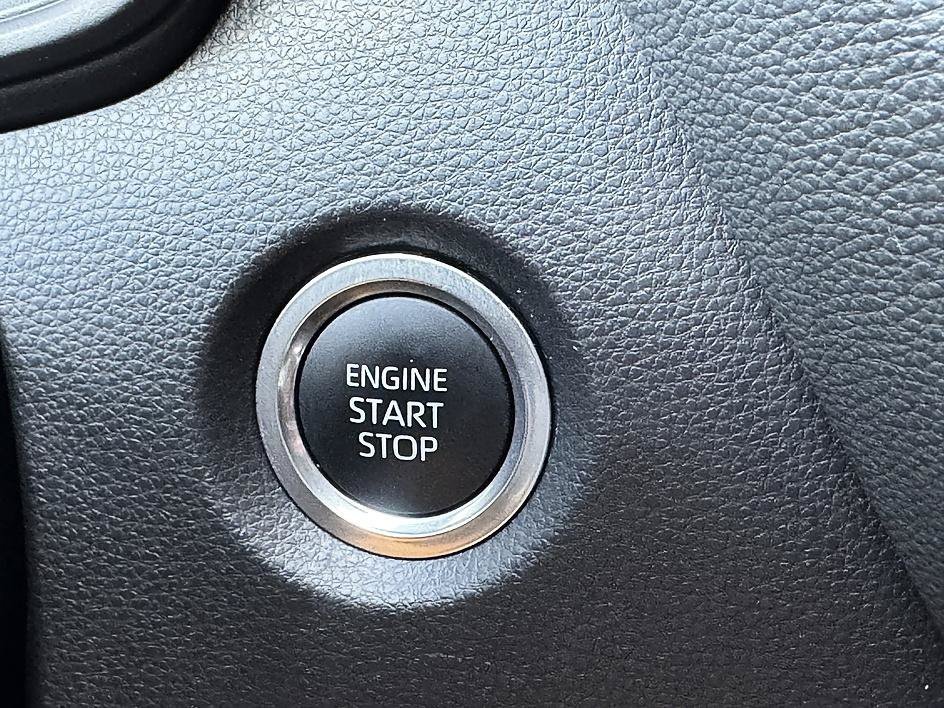 Used 2025 Ice Toyota SE image 23