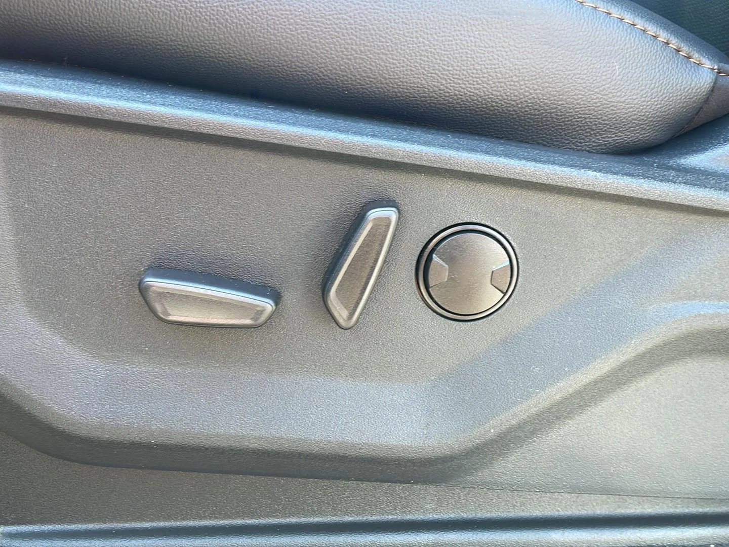 New 2026 Agate Black Metallic Ford LARIAT image 14