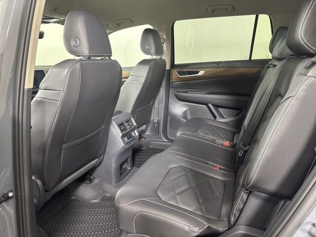 2026 Volkswagen Atlas SE w/Tech - Photo 12
