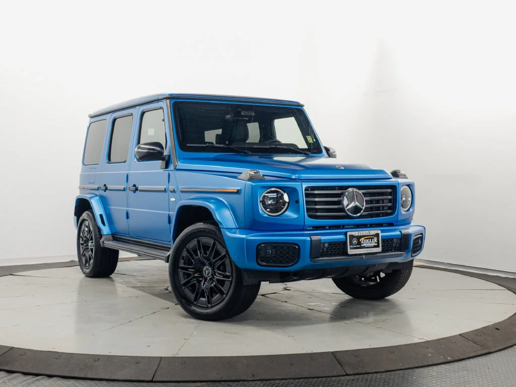 Used 2025 MANUFAKTUR South Sea Blue Magno Mercedes-Benz G 580 image 1
