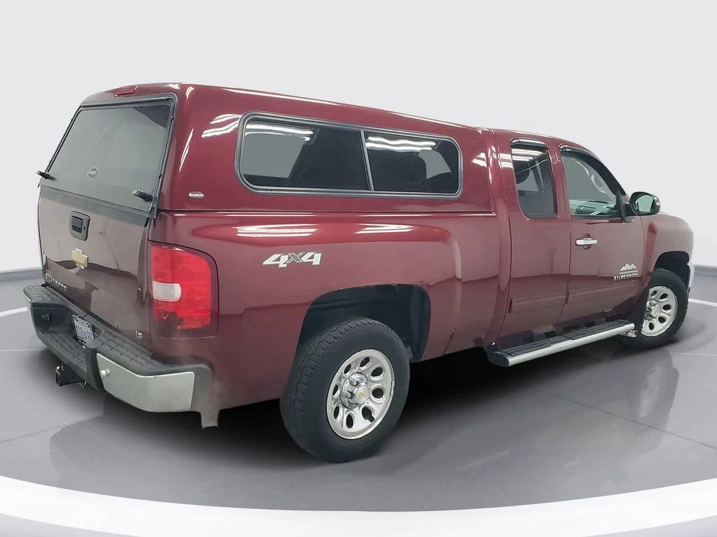 Used 2013 Deep Ruby Metallic Chevrolet LS image 3
