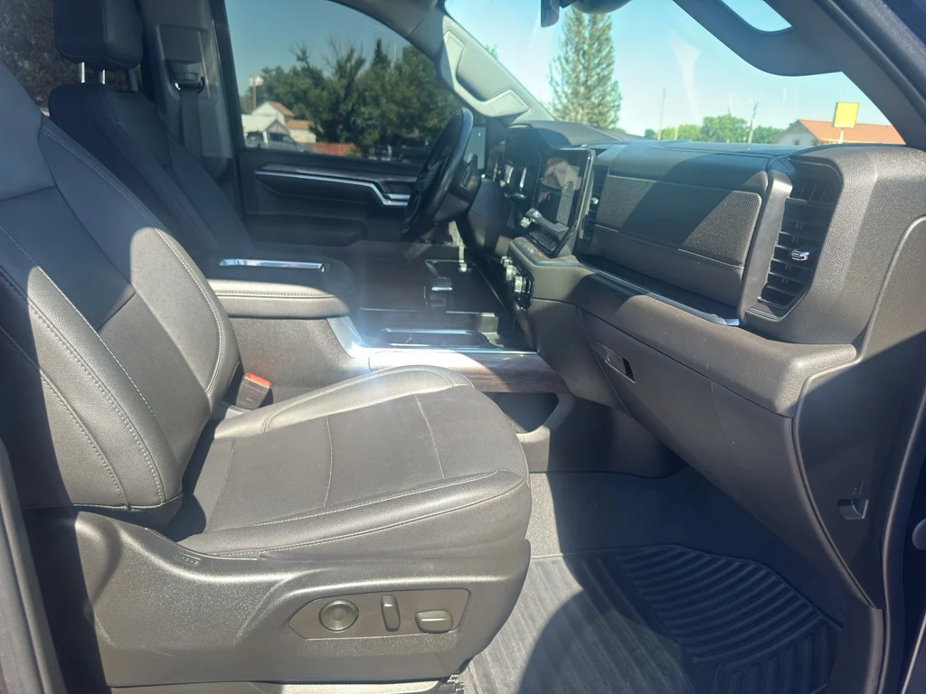 Used 2022 Dark Ash Metallic Chevrolet LTZ image 17